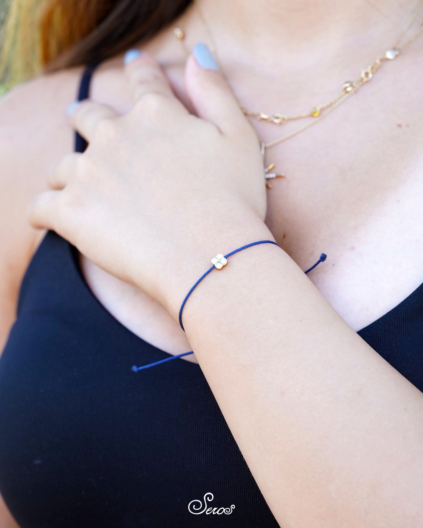 Altın Dört Taşlı Yonca Mavi İpli Bileklik